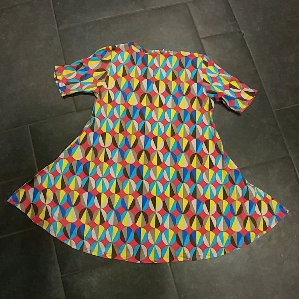 Lularoe Perfect Tee - Picture 3 of 4